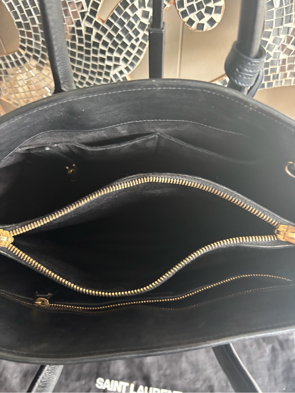⭐️Yves Saint Laurent Black Leather Sac De Jour Handbag with Authentication⭐️ - Picture 11 of 15